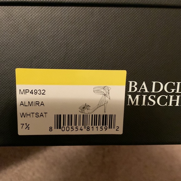 SOLD!! Badgley Mischka Almira Heels - Picture 7 of 7